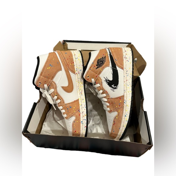 Air Jordan 1 Mid Brushstroke - Picture 5 of 16